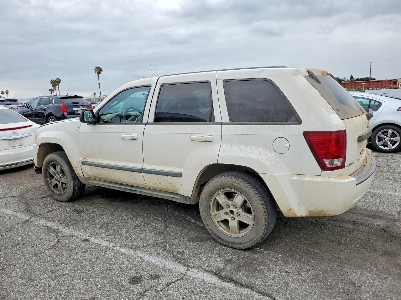 2007 JEEP GRAND CHEROKEE LAREDO photo 2