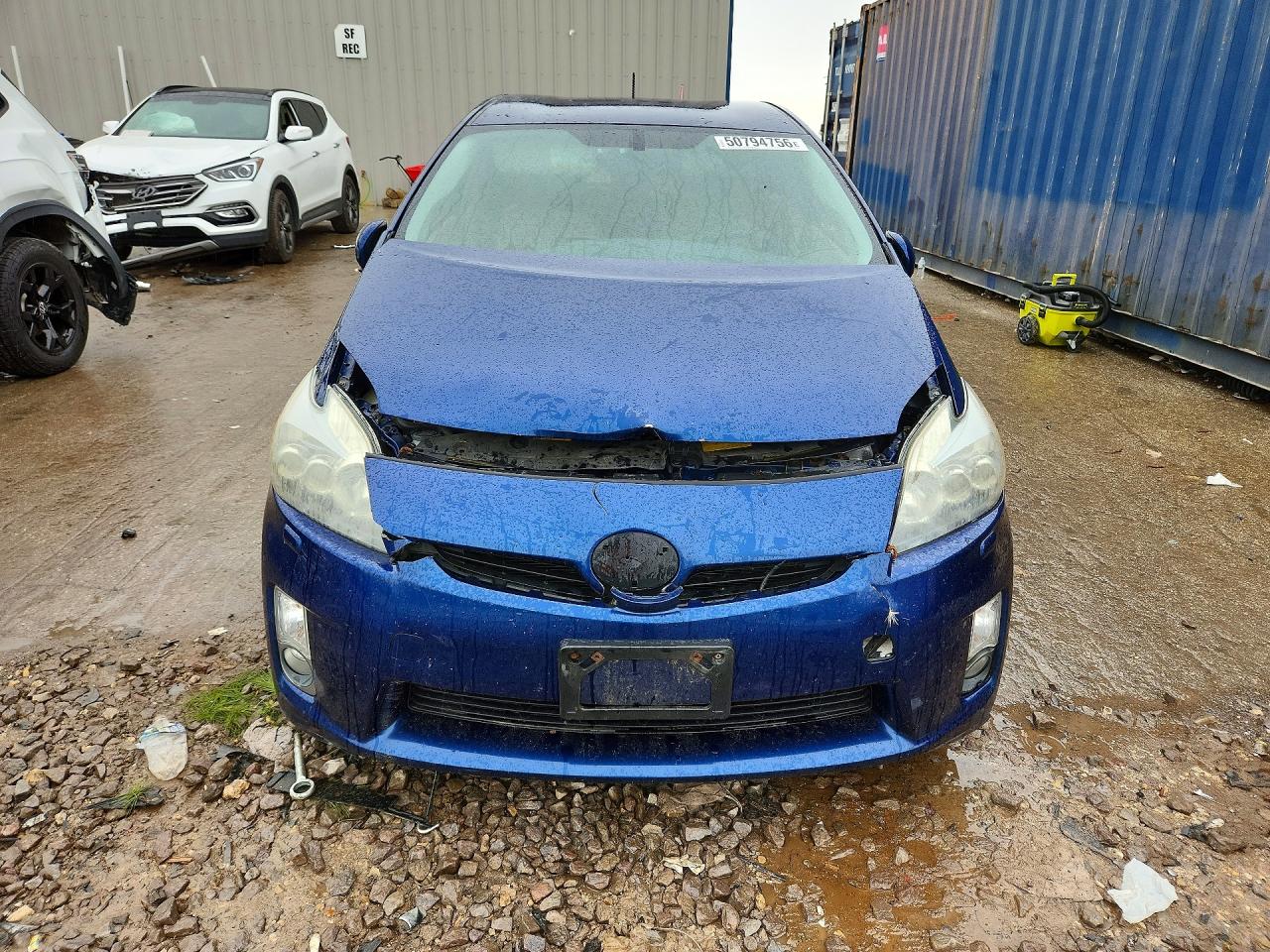 2010 TOYOTA PRIUS V photo 13