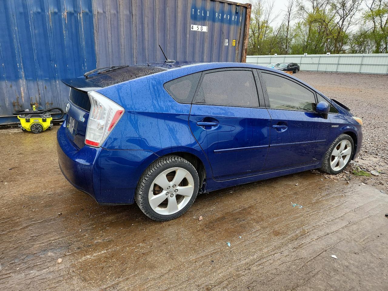 2010 TOYOTA PRIUS V photo 7