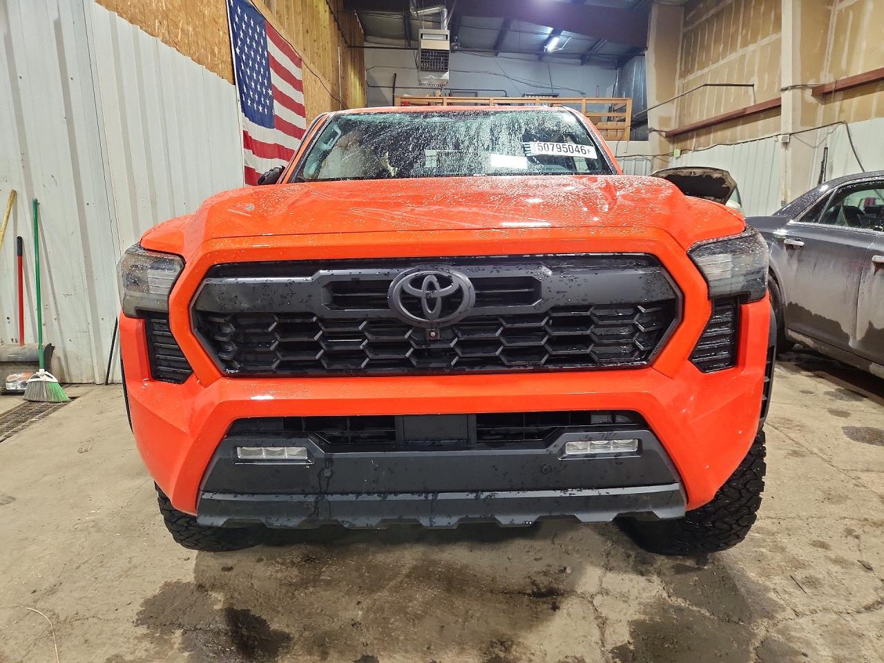 2024 TOYOTA TACOMA TRD OFF-ROAD photo 9