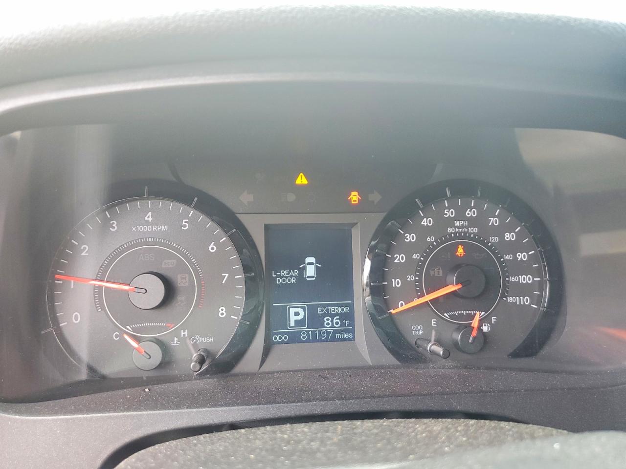 2017 TOYOTA SIENNA LE photo 17