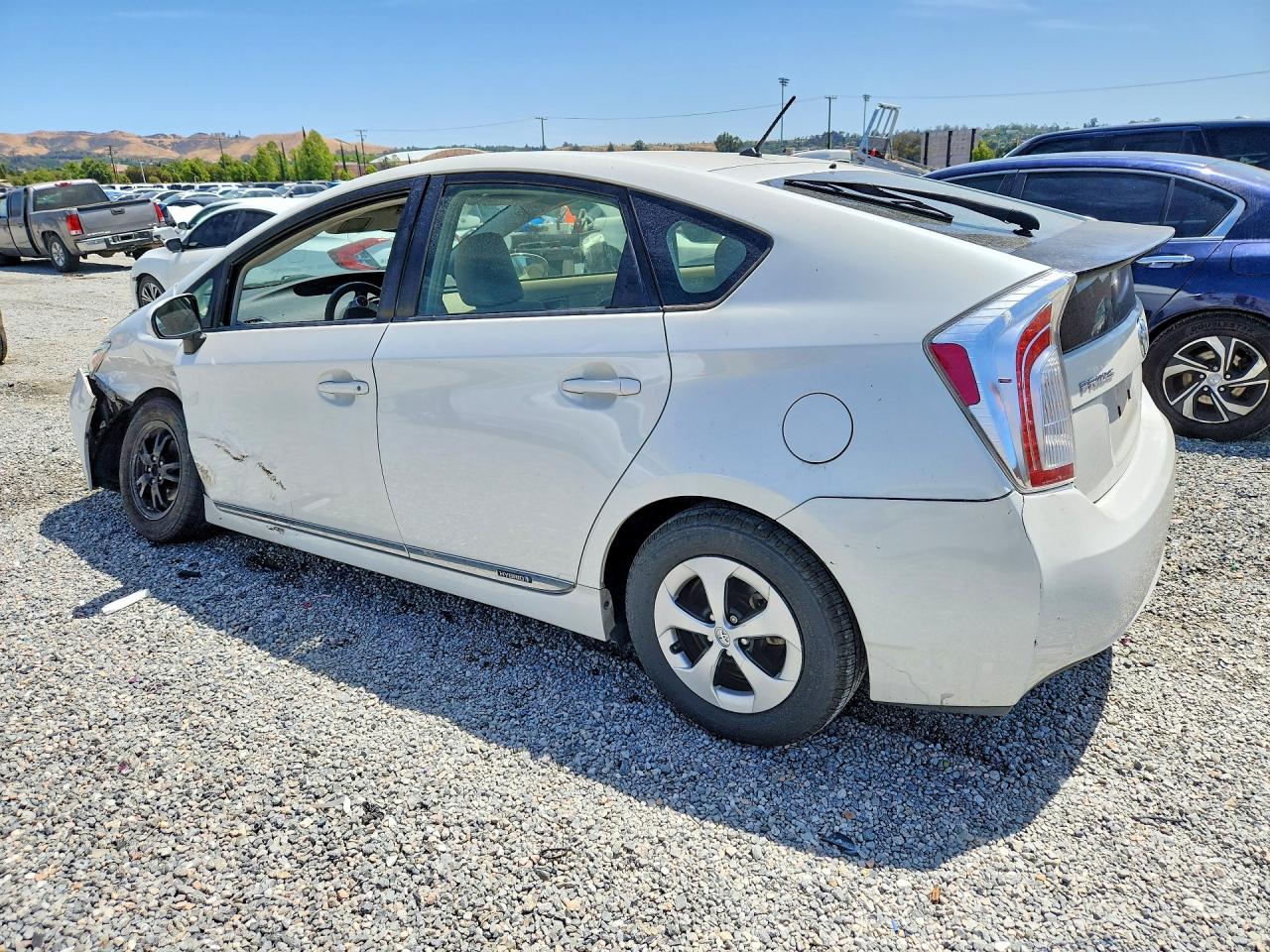 2015 TOYOTA PRIUS TWO photo 4