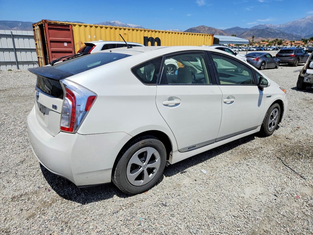 2015 TOYOTA PRIUS TWO photo 7
