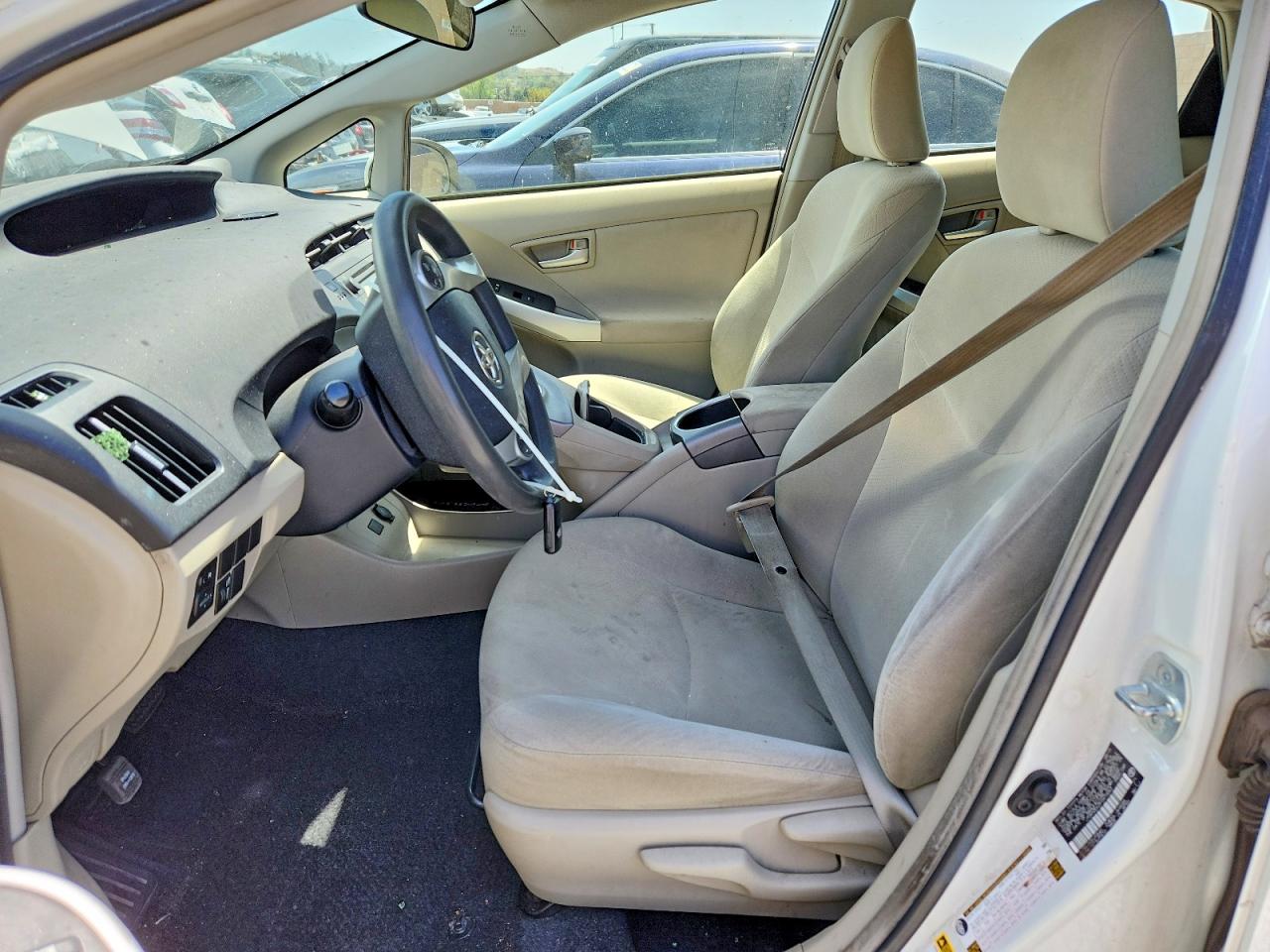 2015 TOYOTA PRIUS TWO photo 19