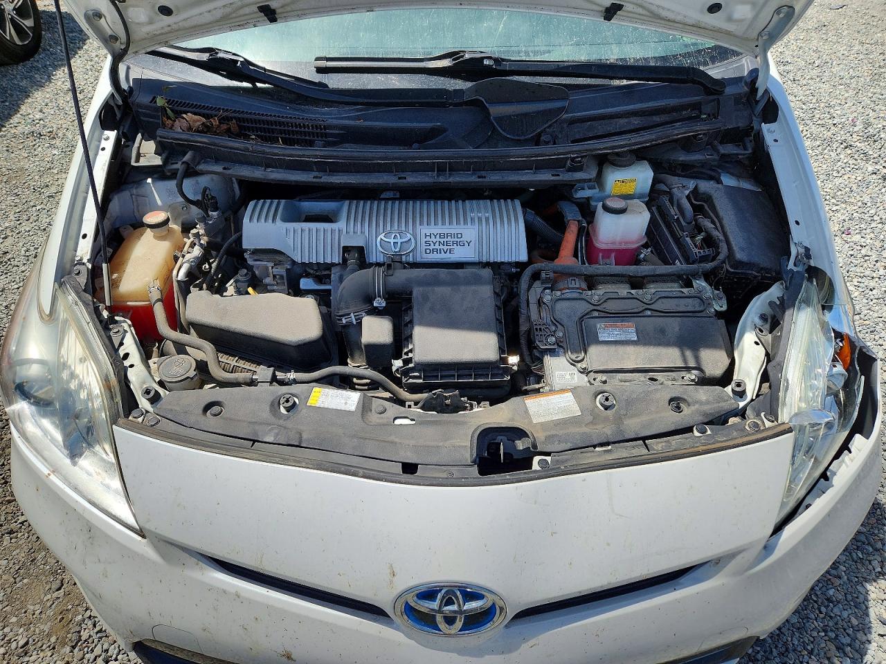2015 TOYOTA PRIUS TWO photo 31