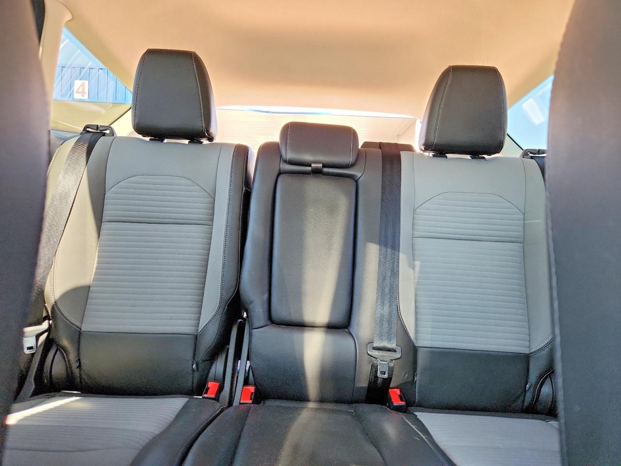 2017 FORD ESCAPE SE photo 19