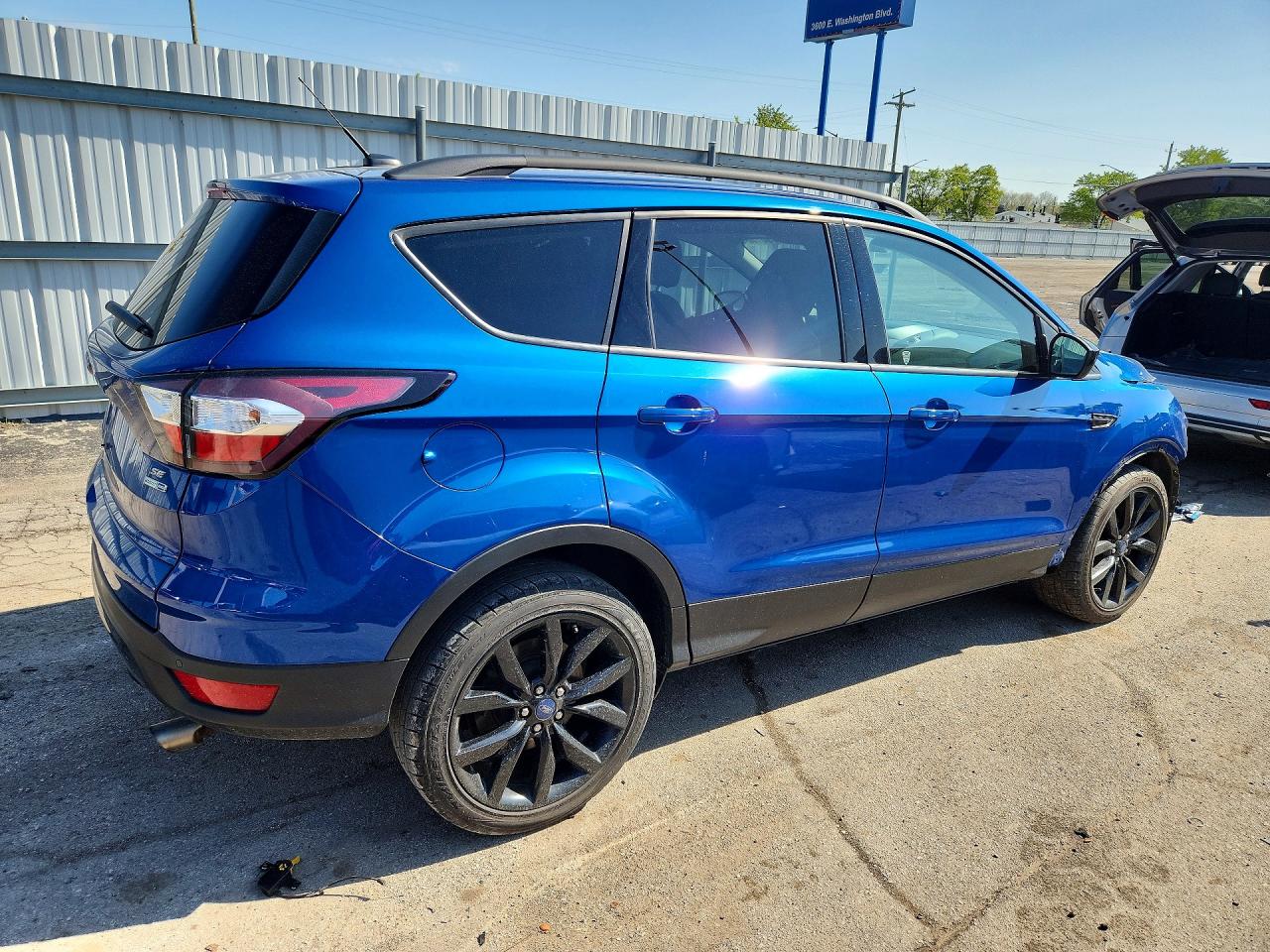2017 FORD ESCAPE SE photo 5