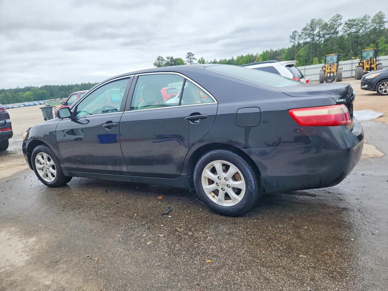 2009 TOYOTA CAMRY LE photo 4
