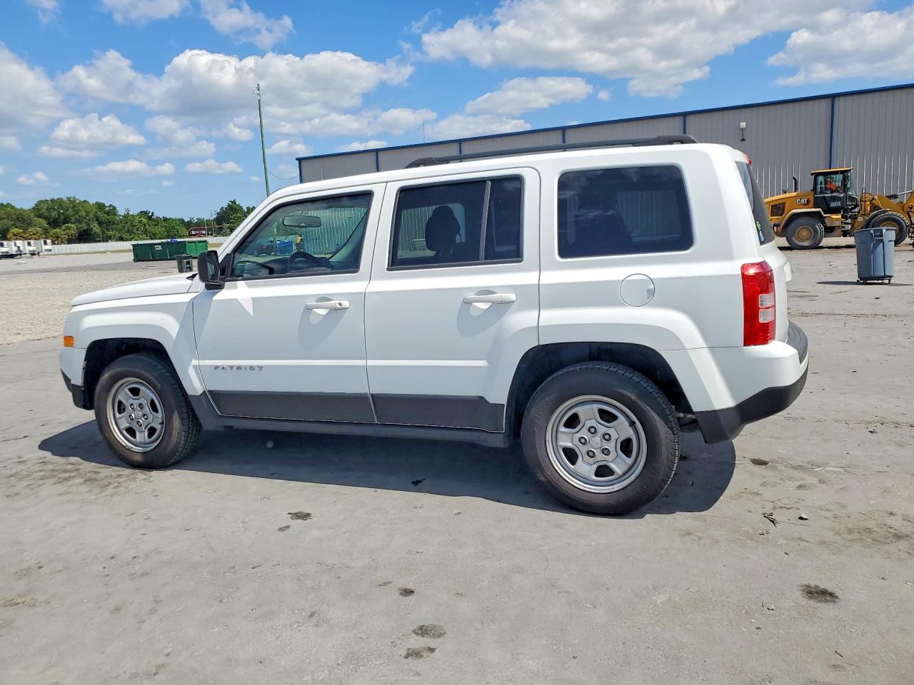 2017 JEEP PATRIOT SPORT photo 4