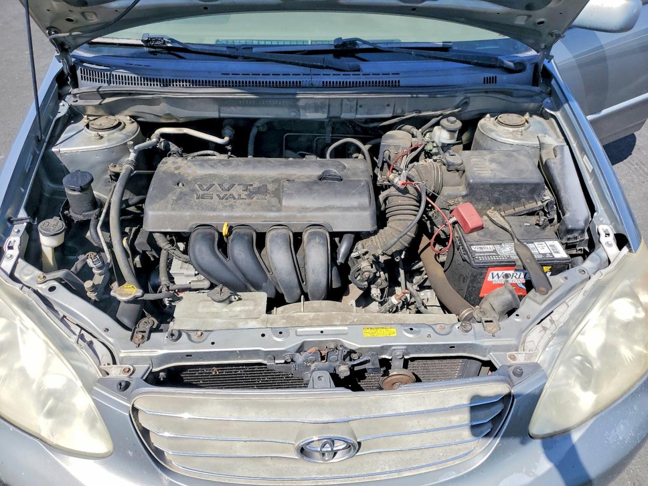 2004 TOYOTA COROLLA LE photo 11
