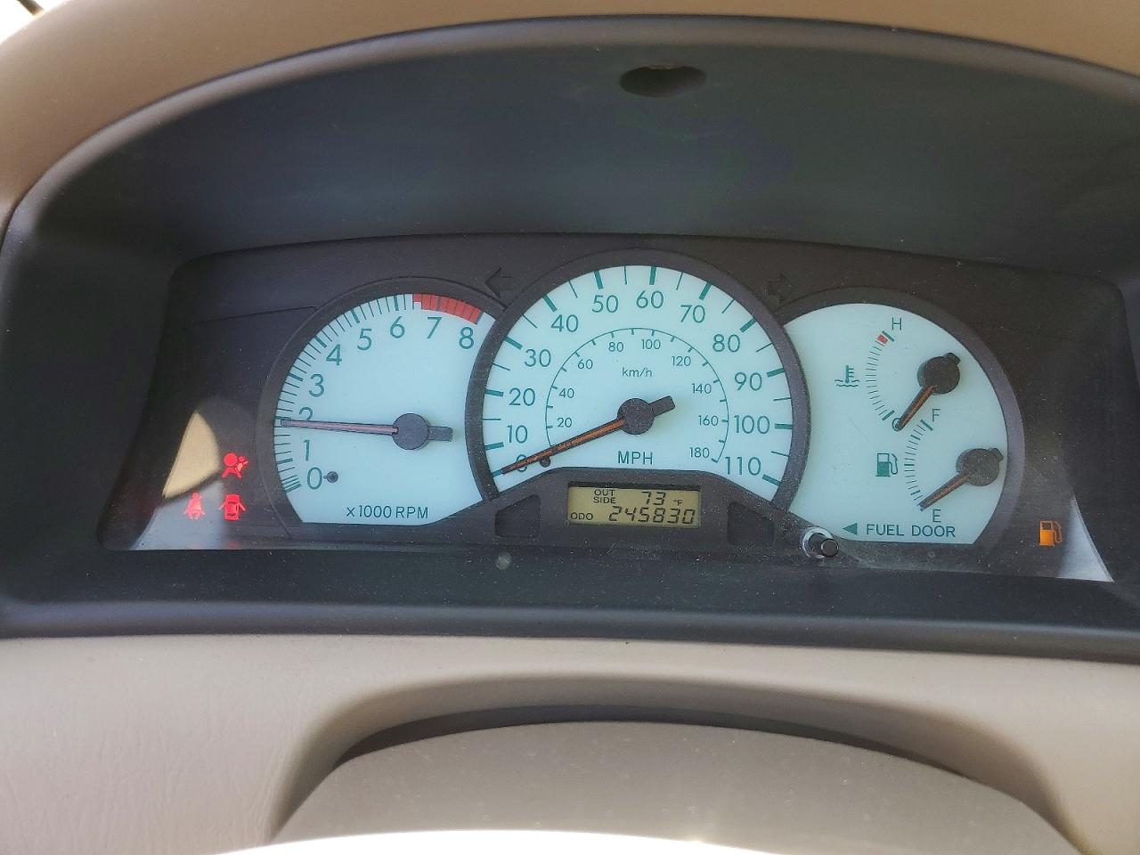 2004 TOYOTA COROLLA LE photo 9