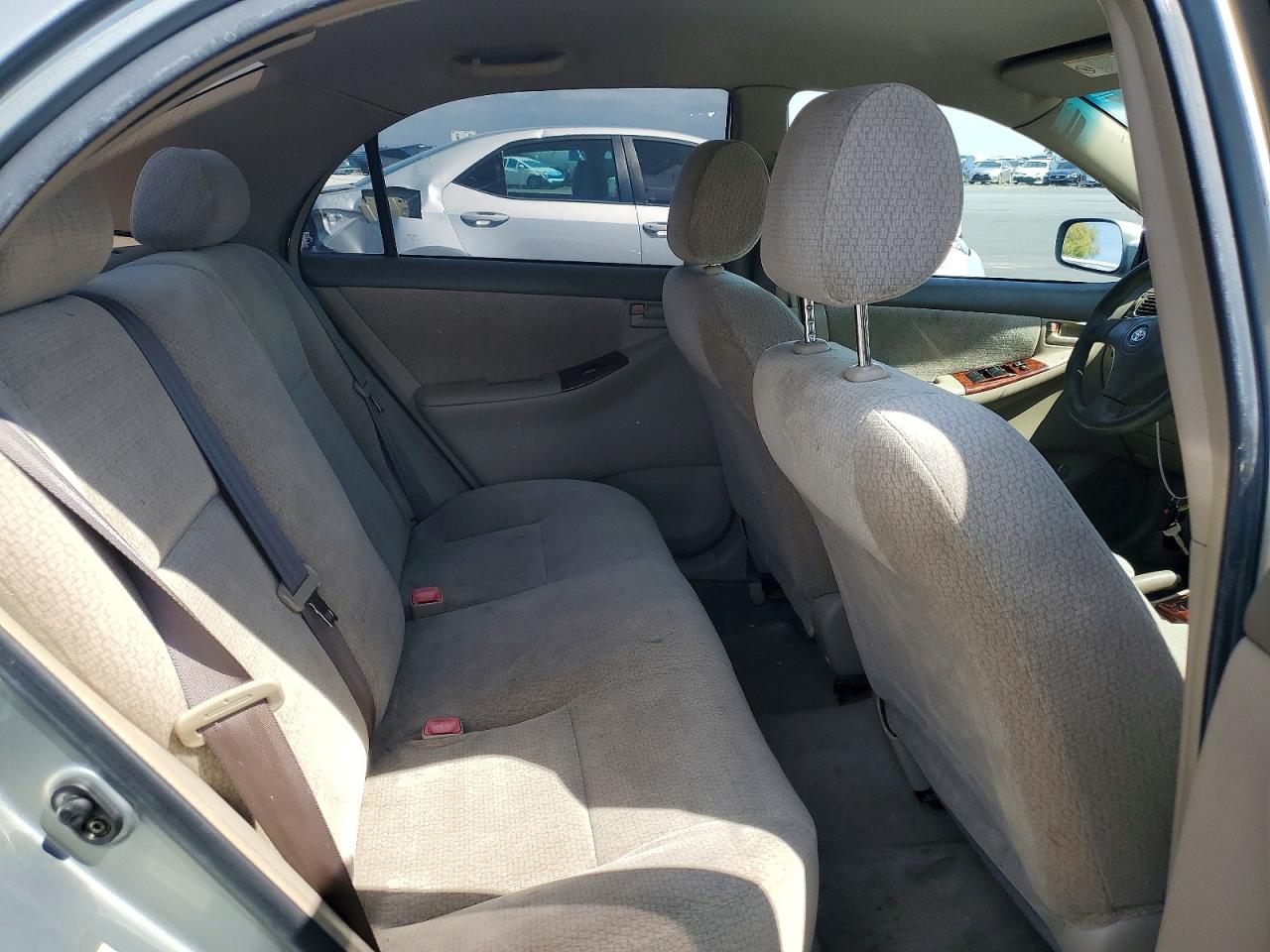 2004 TOYOTA COROLLA LE photo 10