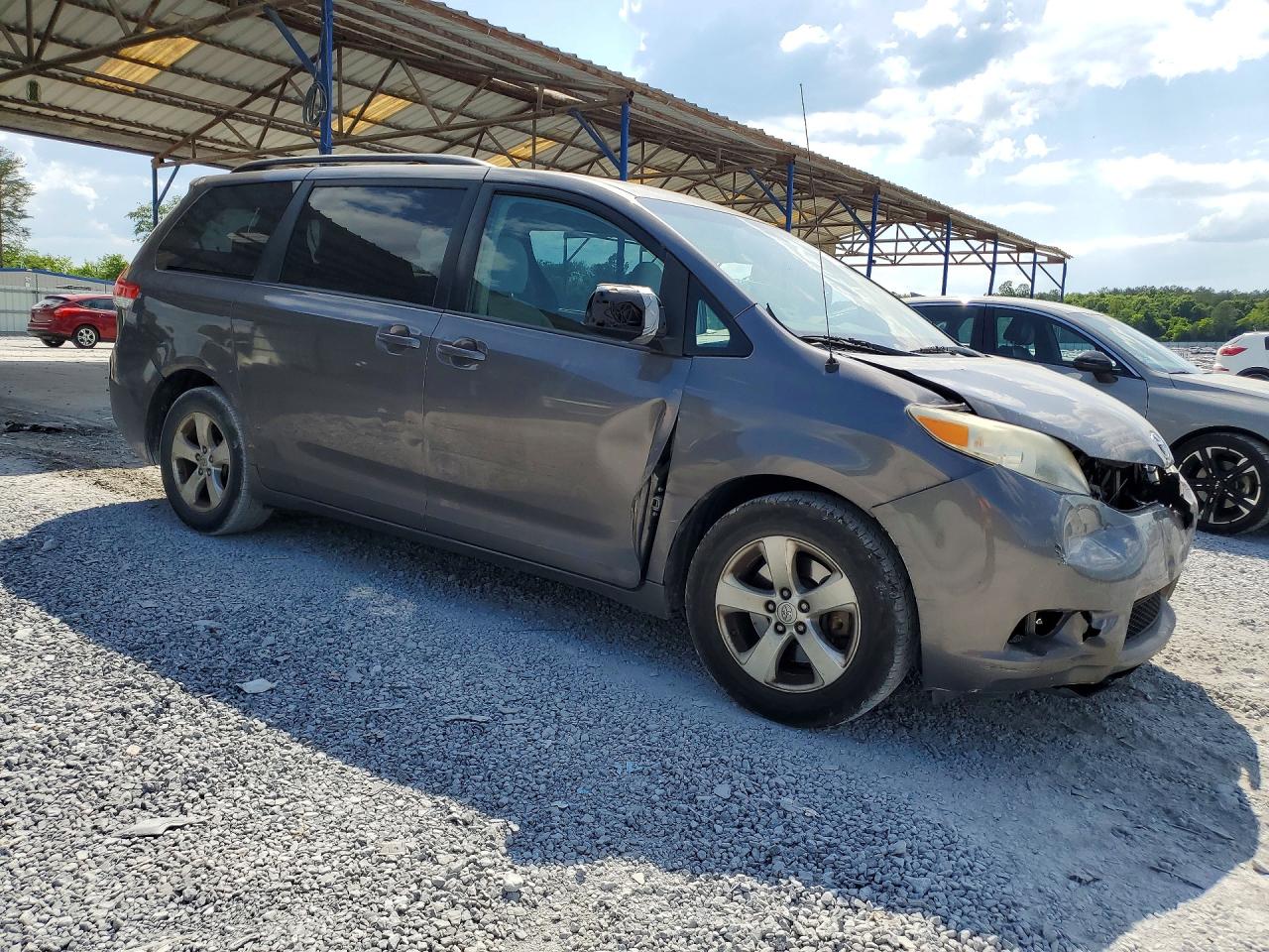 2013 TOYOTA SIENNA LE photo 7
