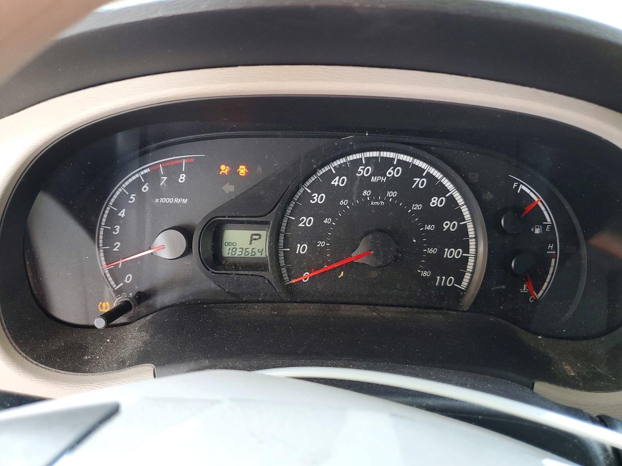 2013 TOYOTA SIENNA LE photo 17