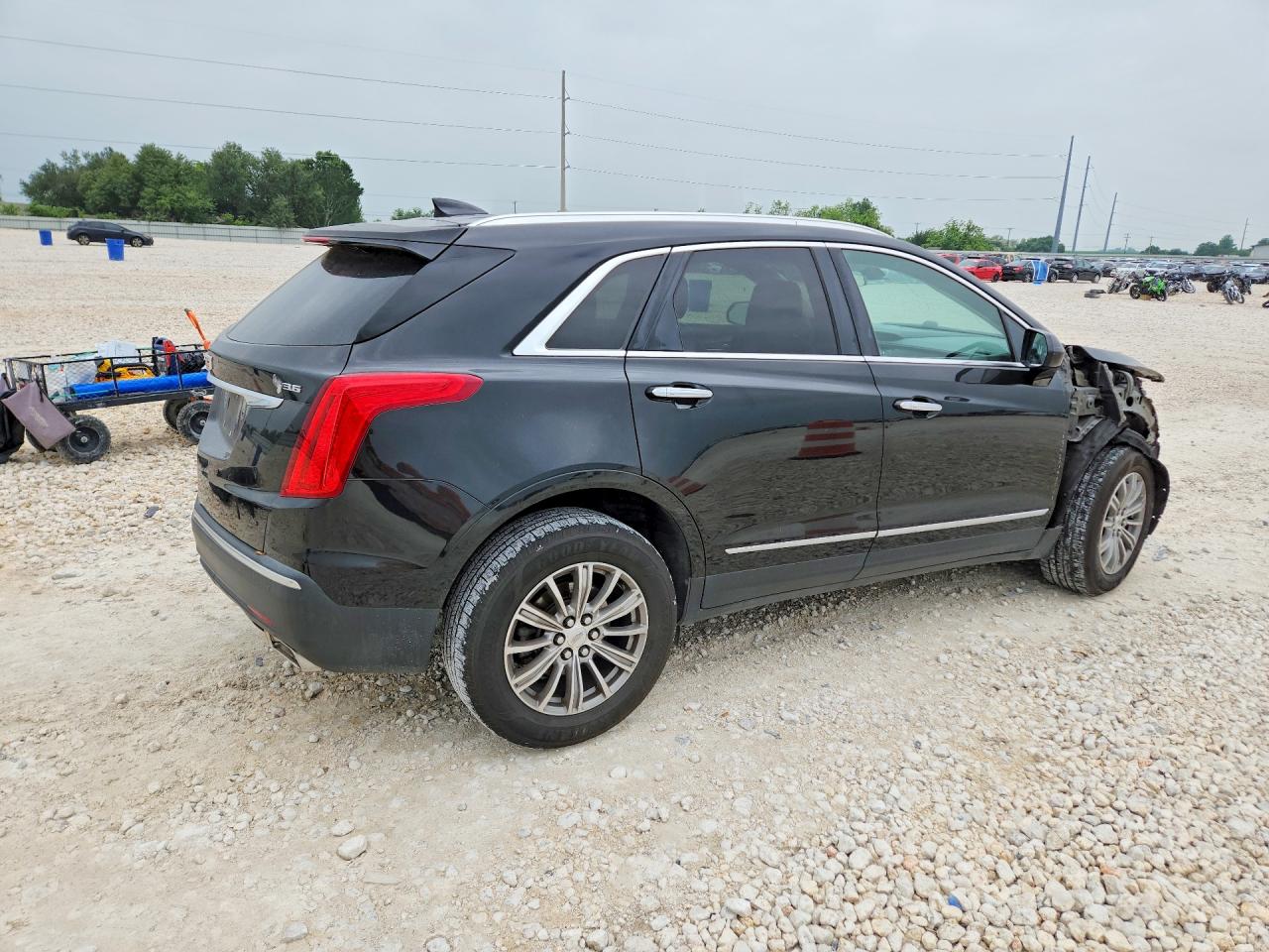 2017 CADILLAC XT5 LUXURY photo 5
