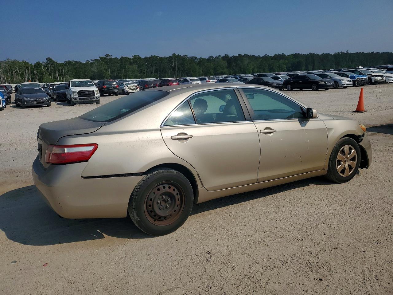 2009 TOYOTA CAMRY LE photo 5
