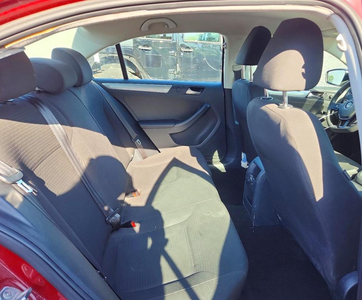 2016 VOLKSWAGEN JETTA SE photo 19