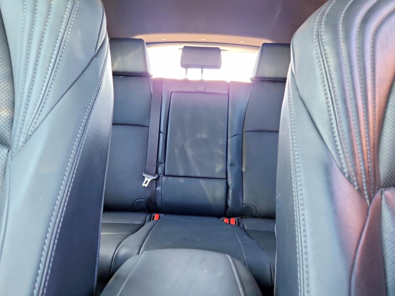 2021 TOYOTA VENZA XLE photo 28