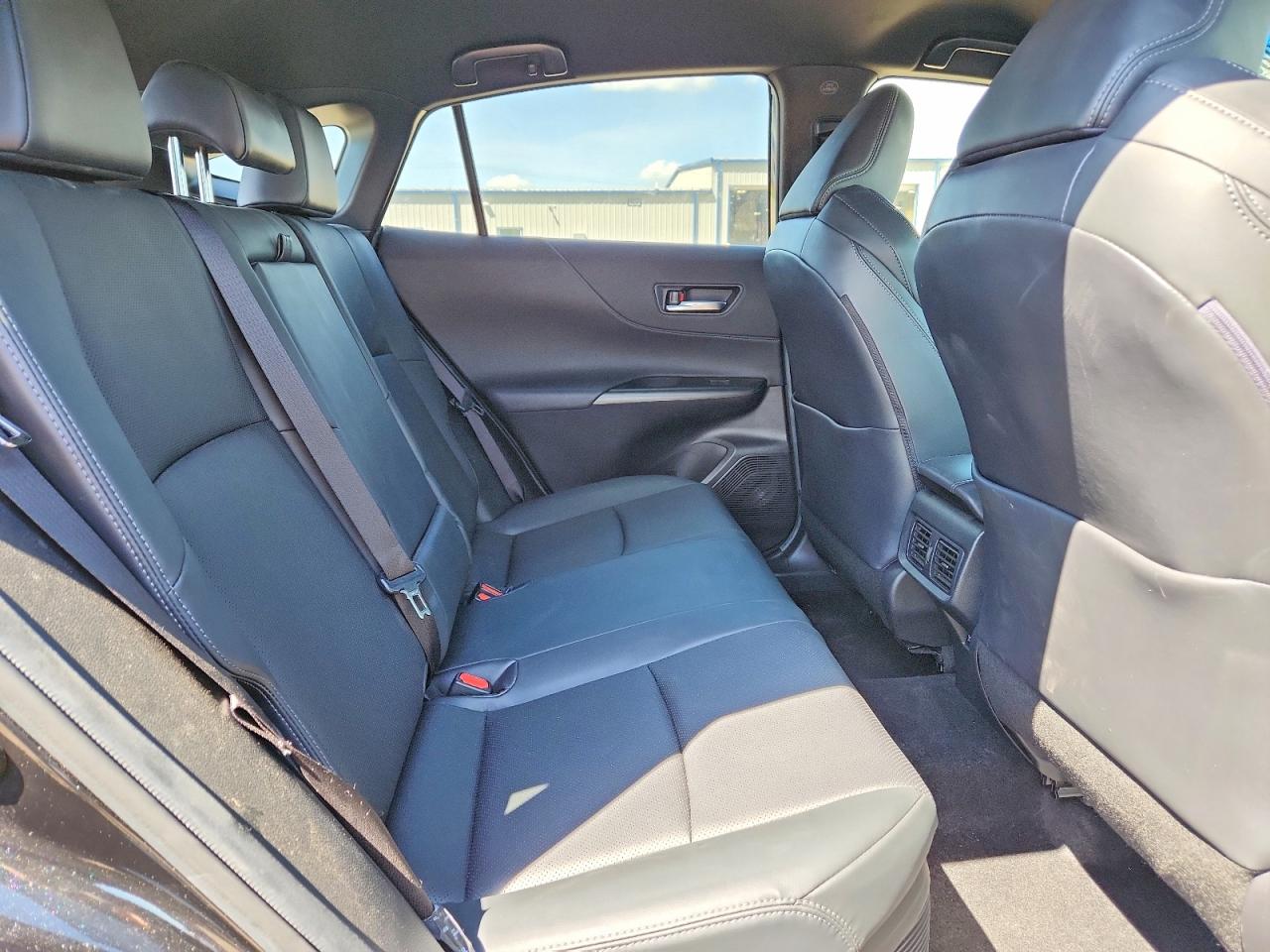 2021 TOYOTA VENZA XLE photo 31