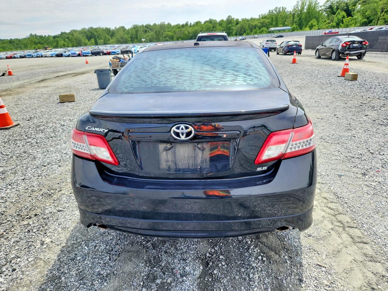 2010 TOYOTA CAMRY SE V6 photo 11