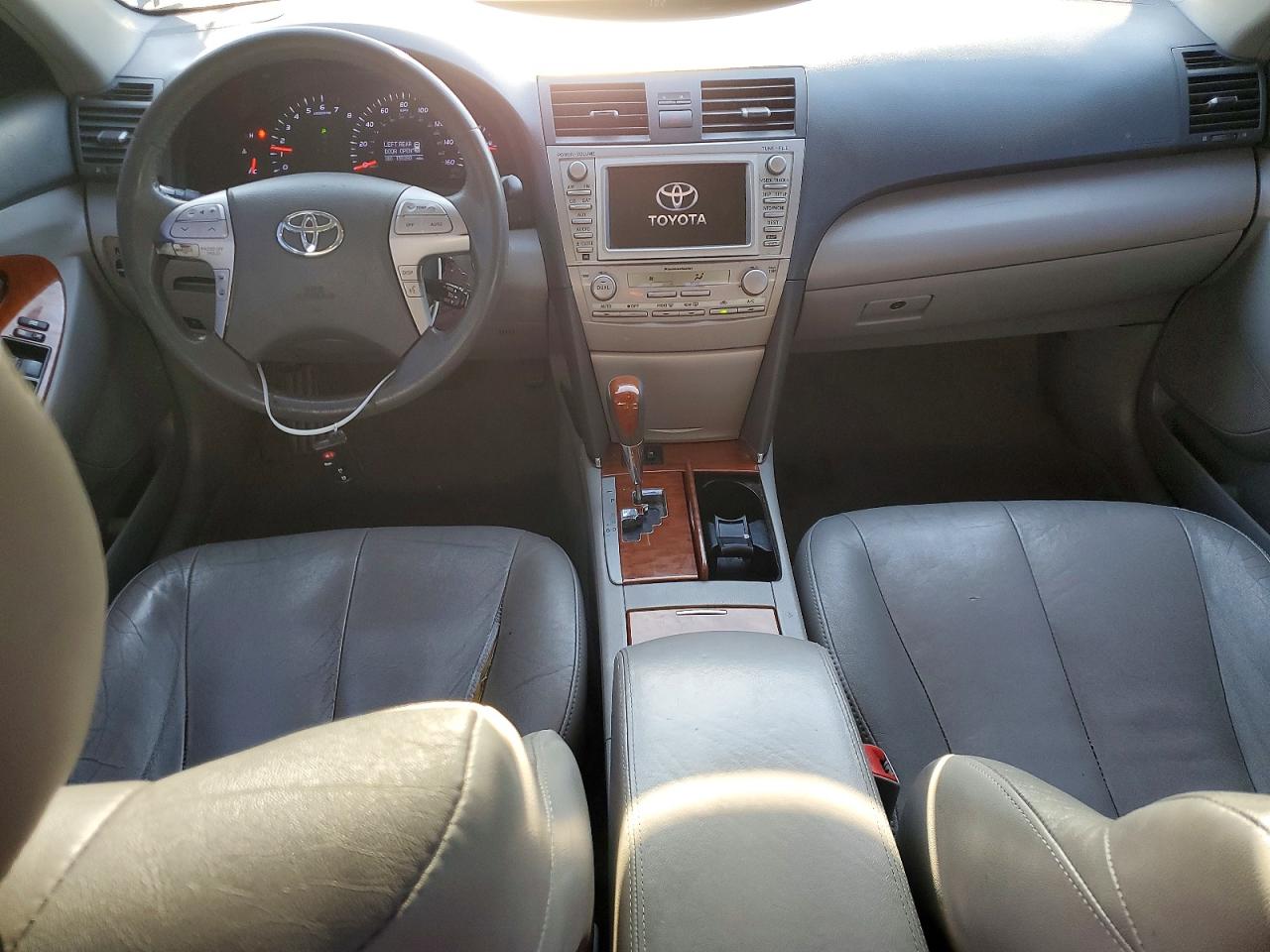 2011 TOYOTA CAMRY photo 15