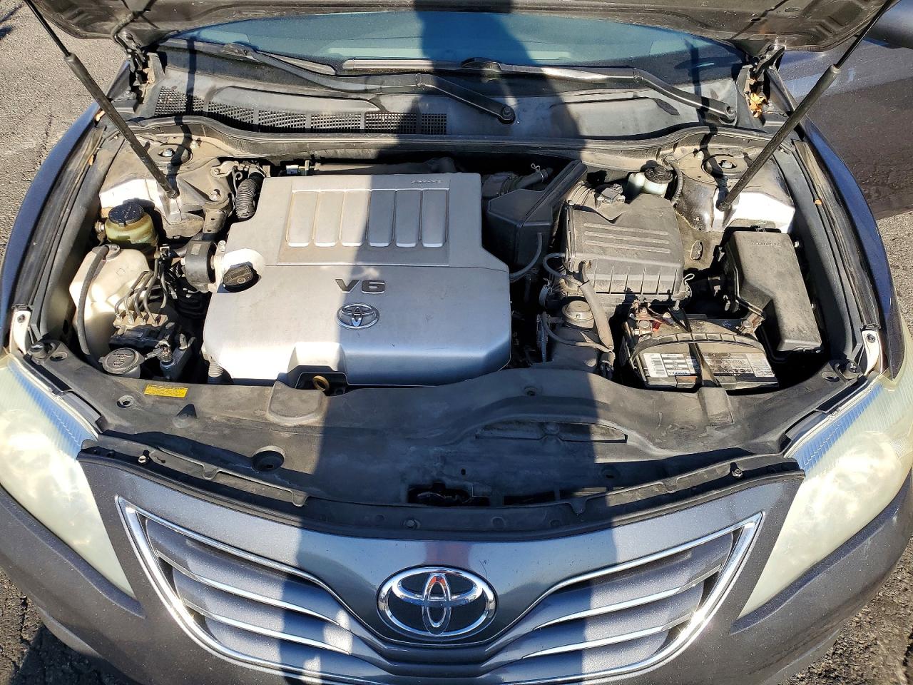 2011 TOYOTA CAMRY photo 21