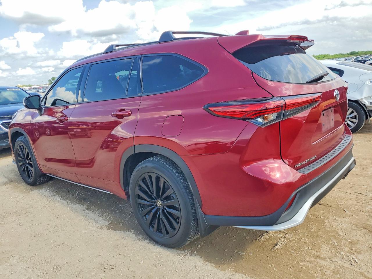 2023 TOYOTA HIGHLANDER XSE photo 4