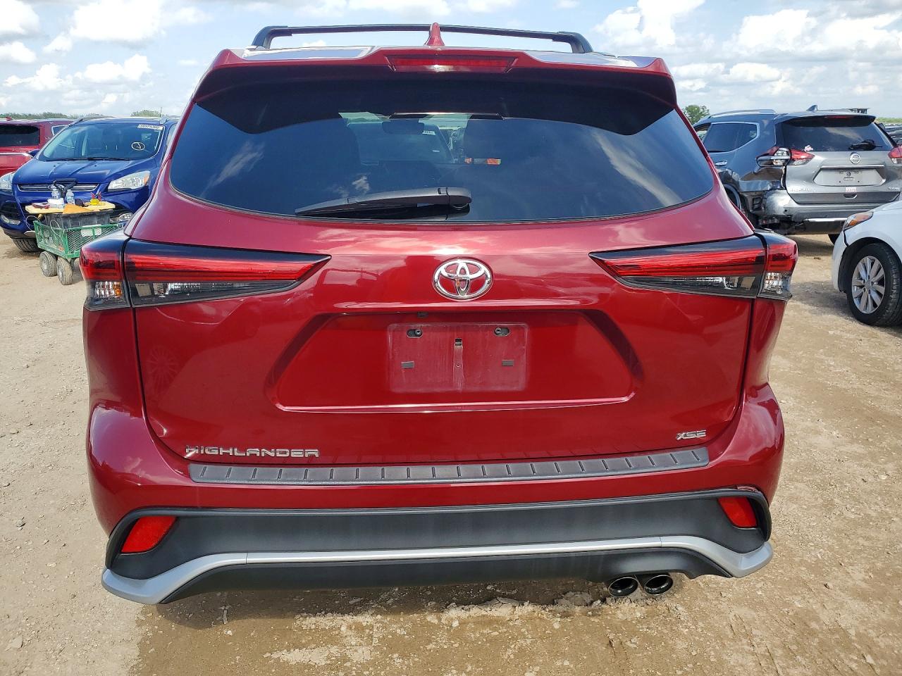 2023 TOYOTA HIGHLANDER XSE photo 16