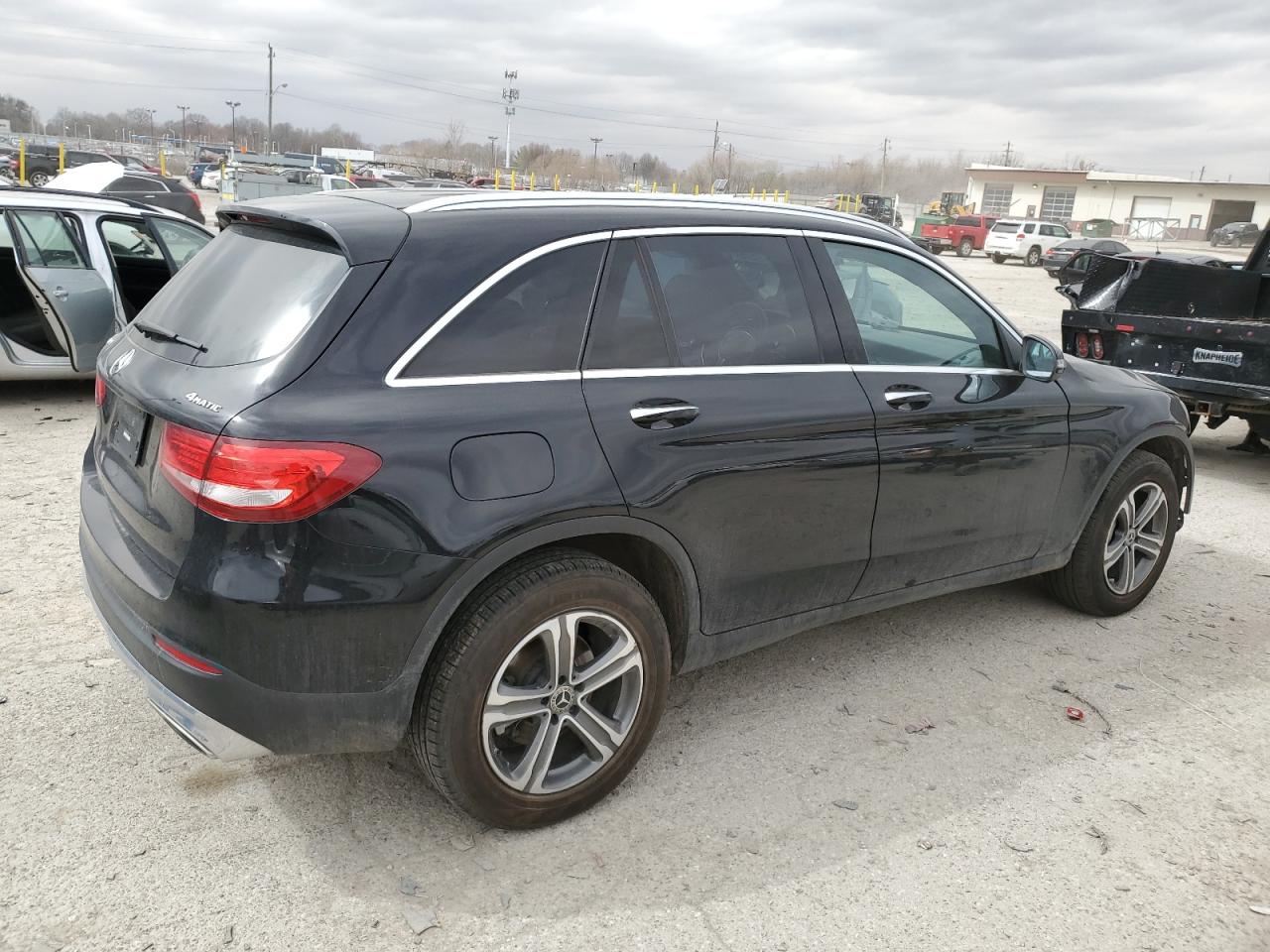 2018 MERCEDES-BENZ GLC 300 4MATIC photo 3