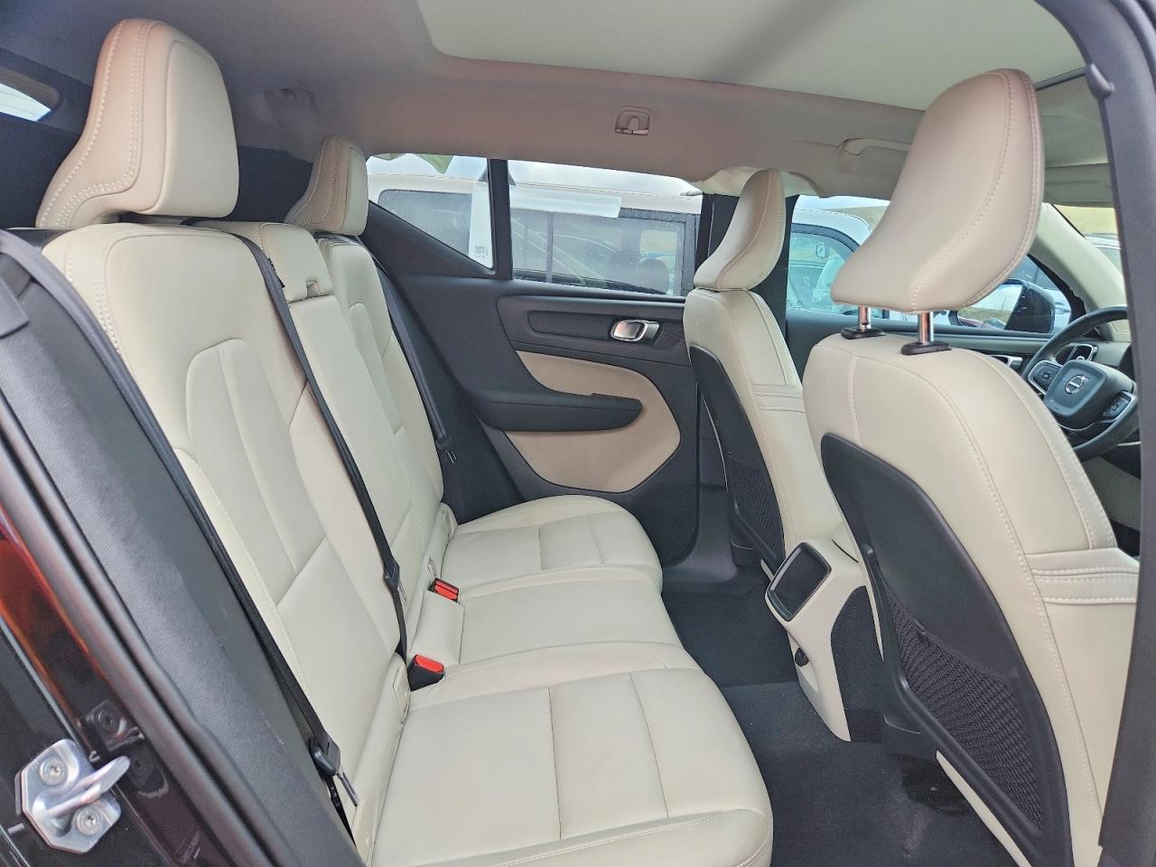 2020 VOLVO XC40 T5 MOMENTUM photo 31