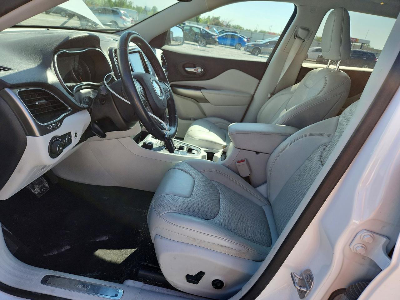 2019 JEEP CHEROKEE LIMITED photo 19