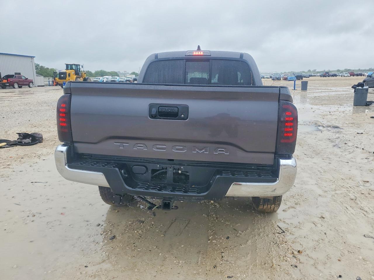 2022 TOYOTA TACOMA SR5 photo 11