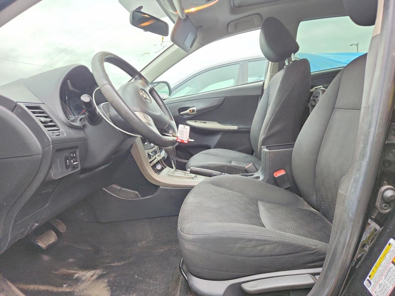 2010 TOYOTA COROLLA S photo 19