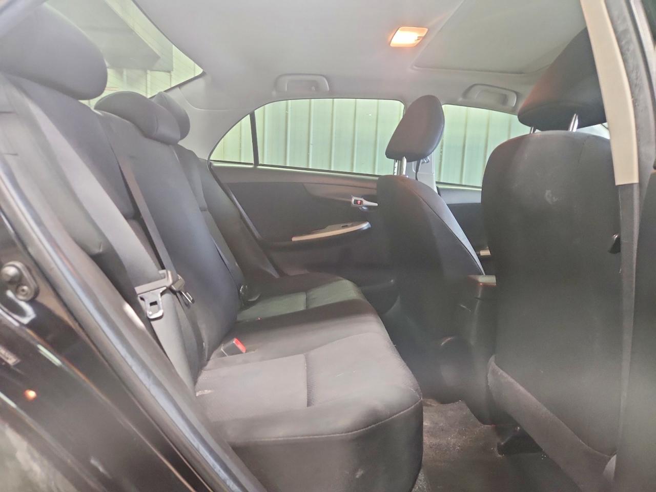 2010 TOYOTA COROLLA S photo 28
