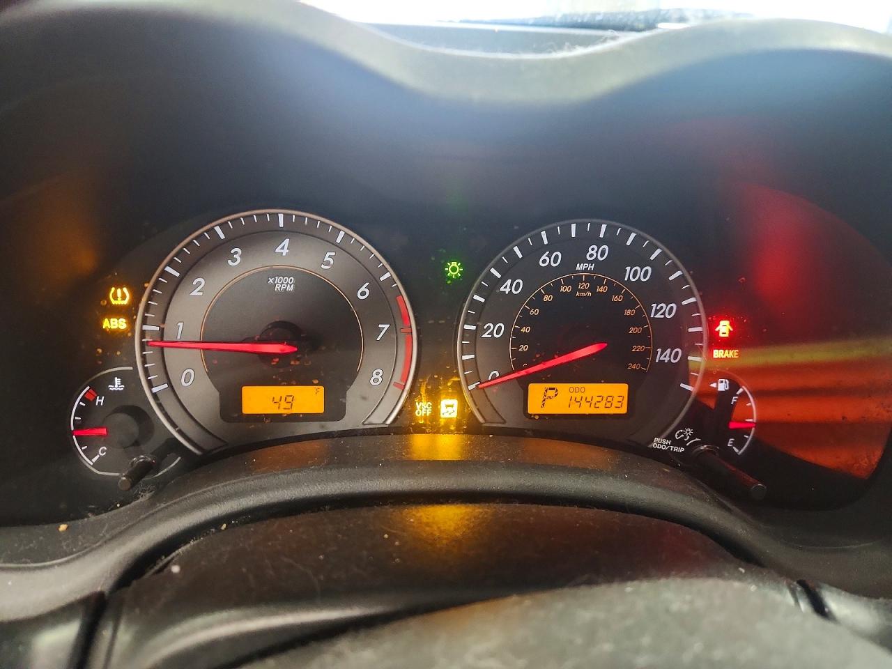2010 TOYOTA COROLLA S photo 25