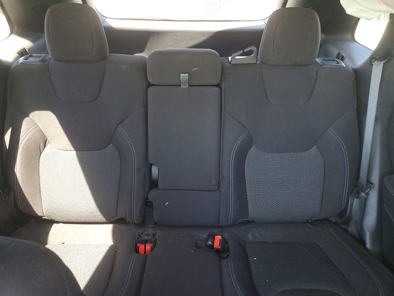 2021 JEEP CHEROKEE LATITUDE photo 10