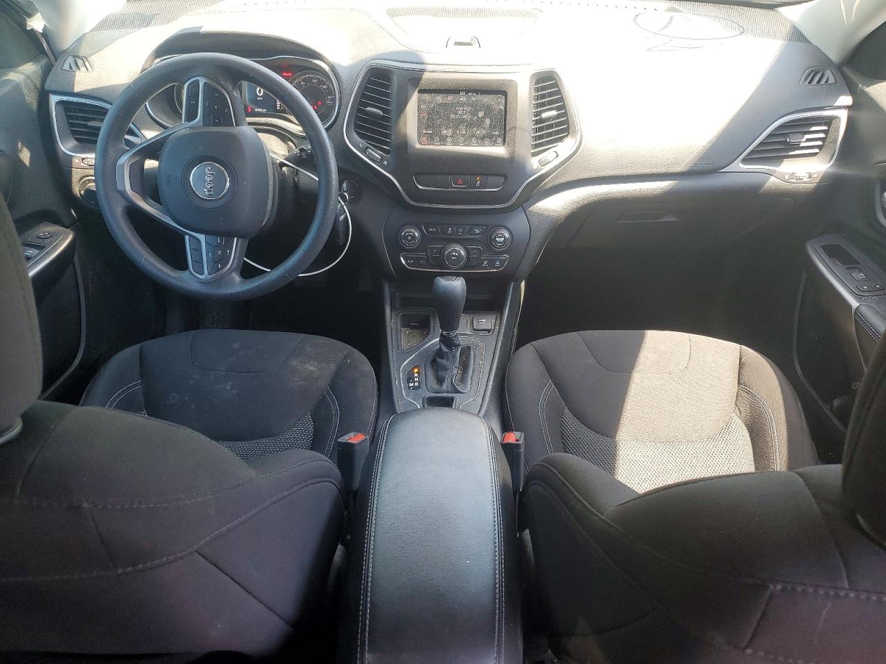 2021 JEEP CHEROKEE LATITUDE photo 8
