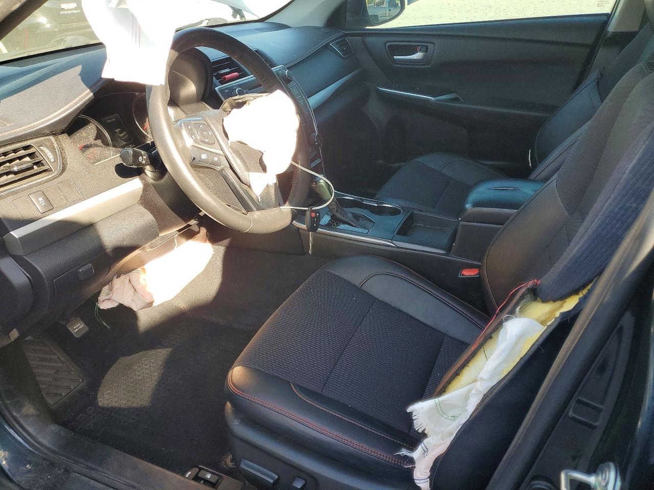 2017 TOYOTA CAMRY SE photo 13