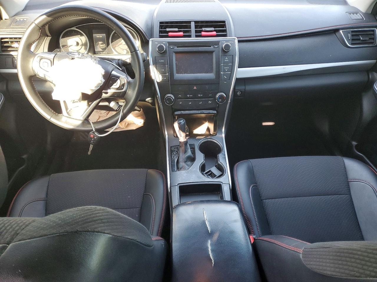 2017 TOYOTA CAMRY SE photo 15