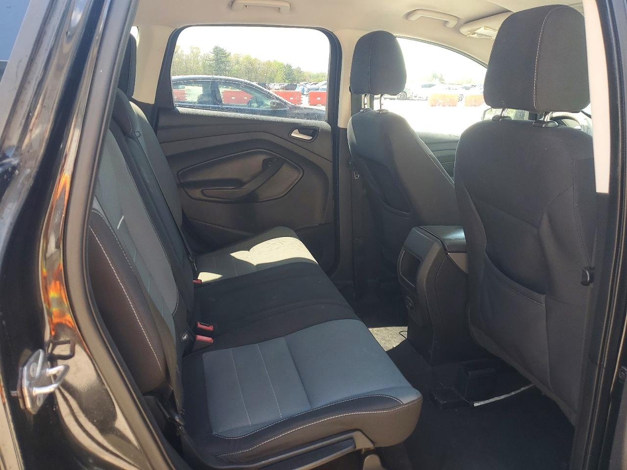 2015 FORD ESCAPE SE photo 31