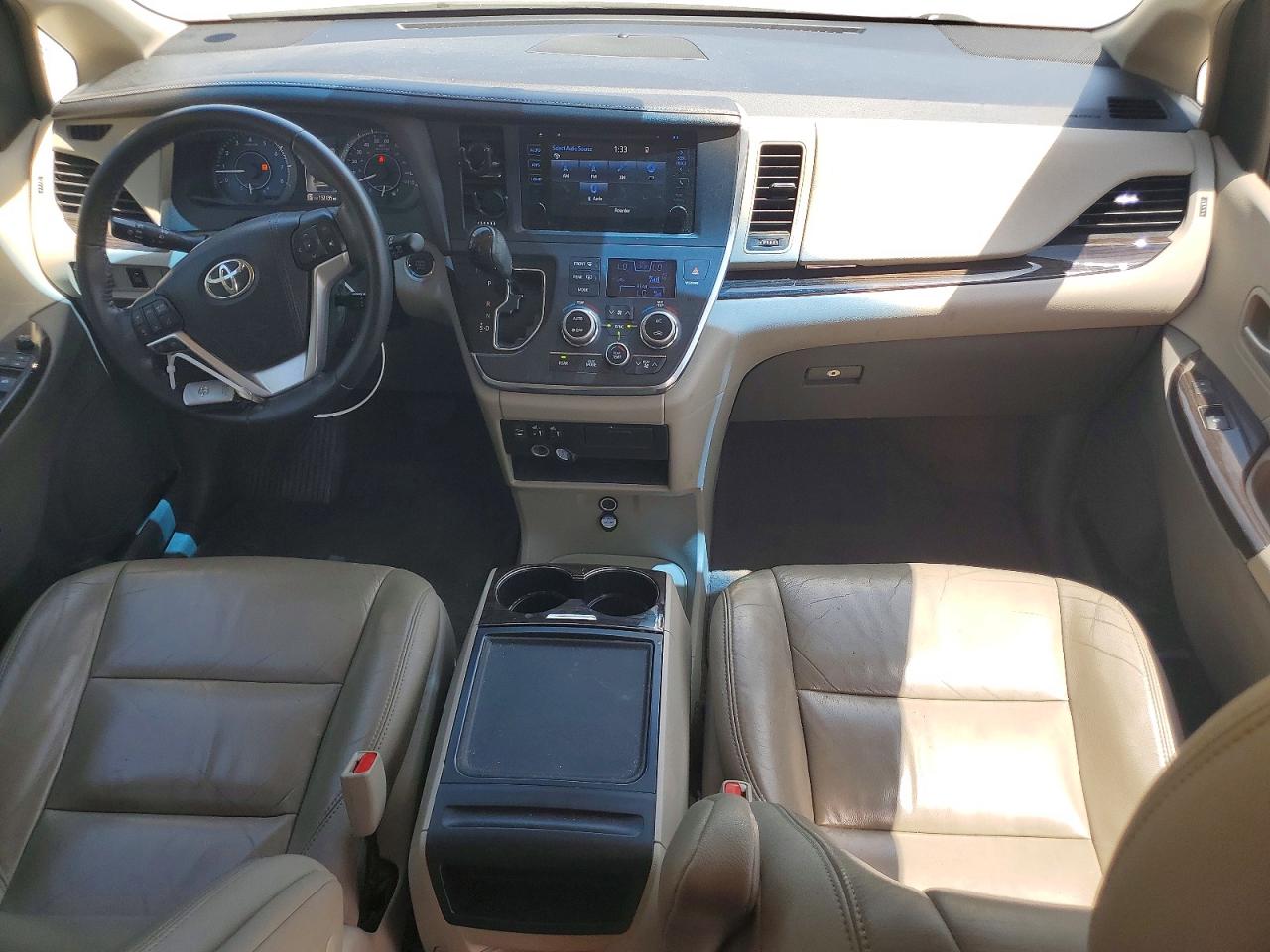 2015 TOYOTA SIENNA XLE 8-PASSENGER photo 8