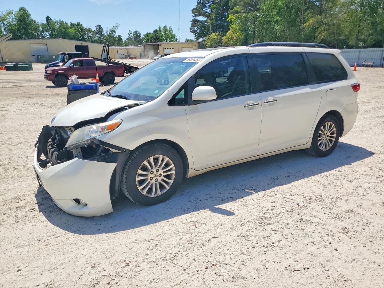 2015 TOYOTA SIENNA