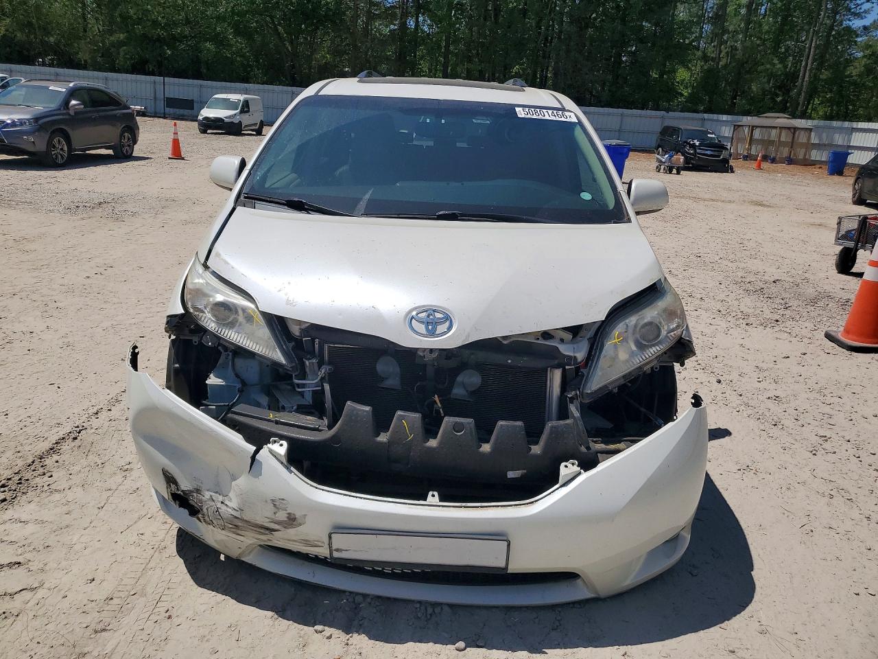 2015 TOYOTA SIENNA XLE 8-PASSENGER photo 5