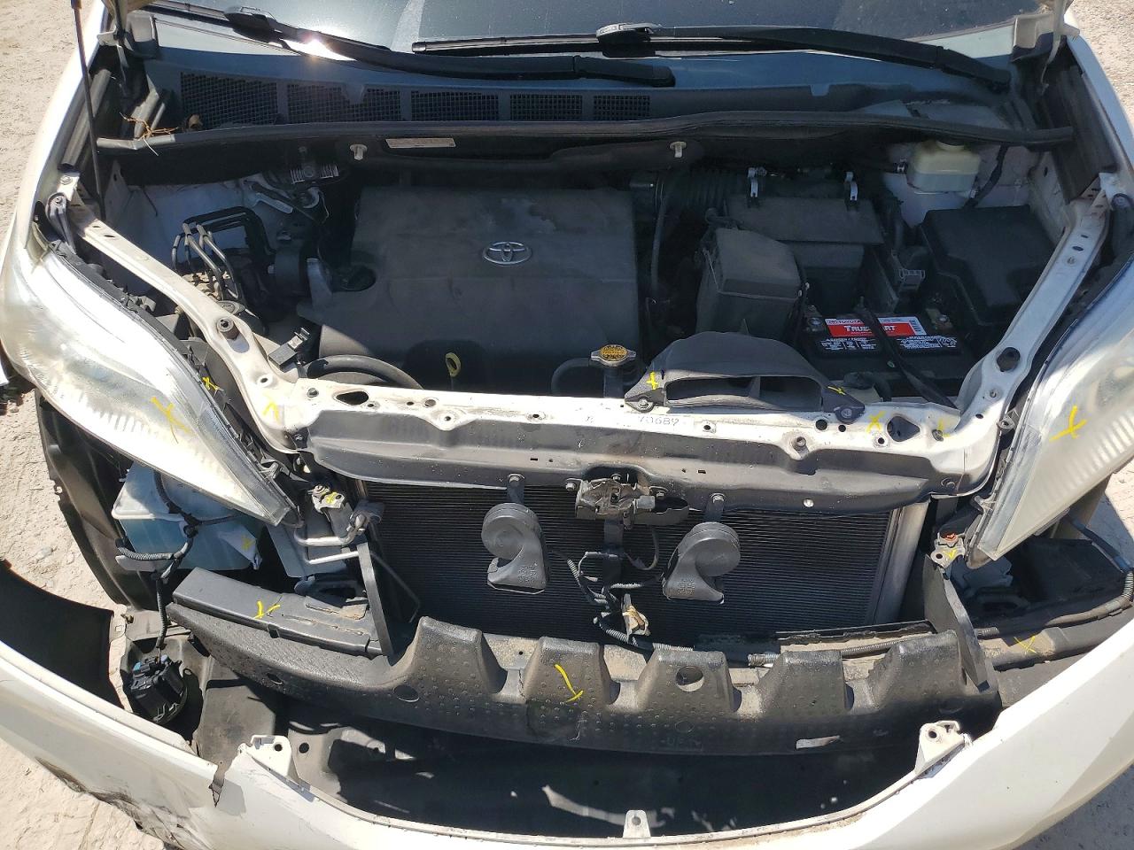 2015 TOYOTA SIENNA XLE 8-PASSENGER photo 12