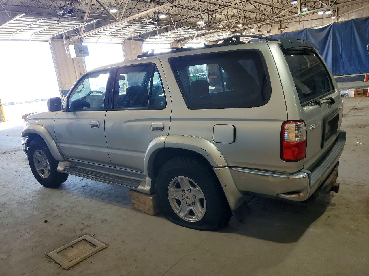 2001 TOYOTA 4RUNNER SR5 photo 3