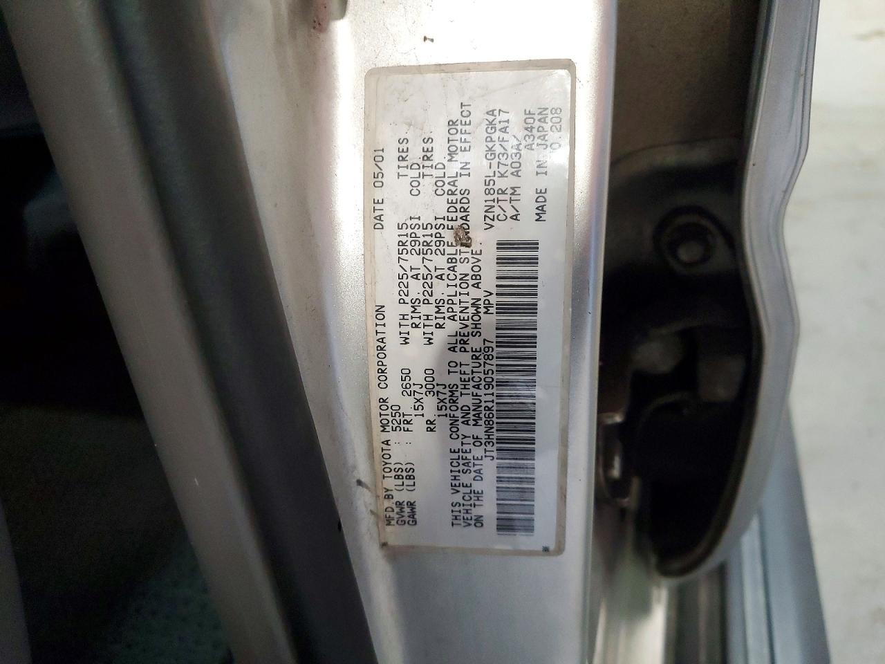 2001 TOYOTA 4RUNNER SR5 photo 25