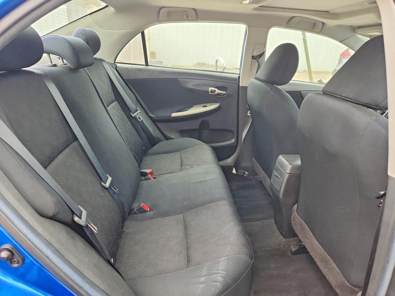 2010 TOYOTA COROLLA S photo 28