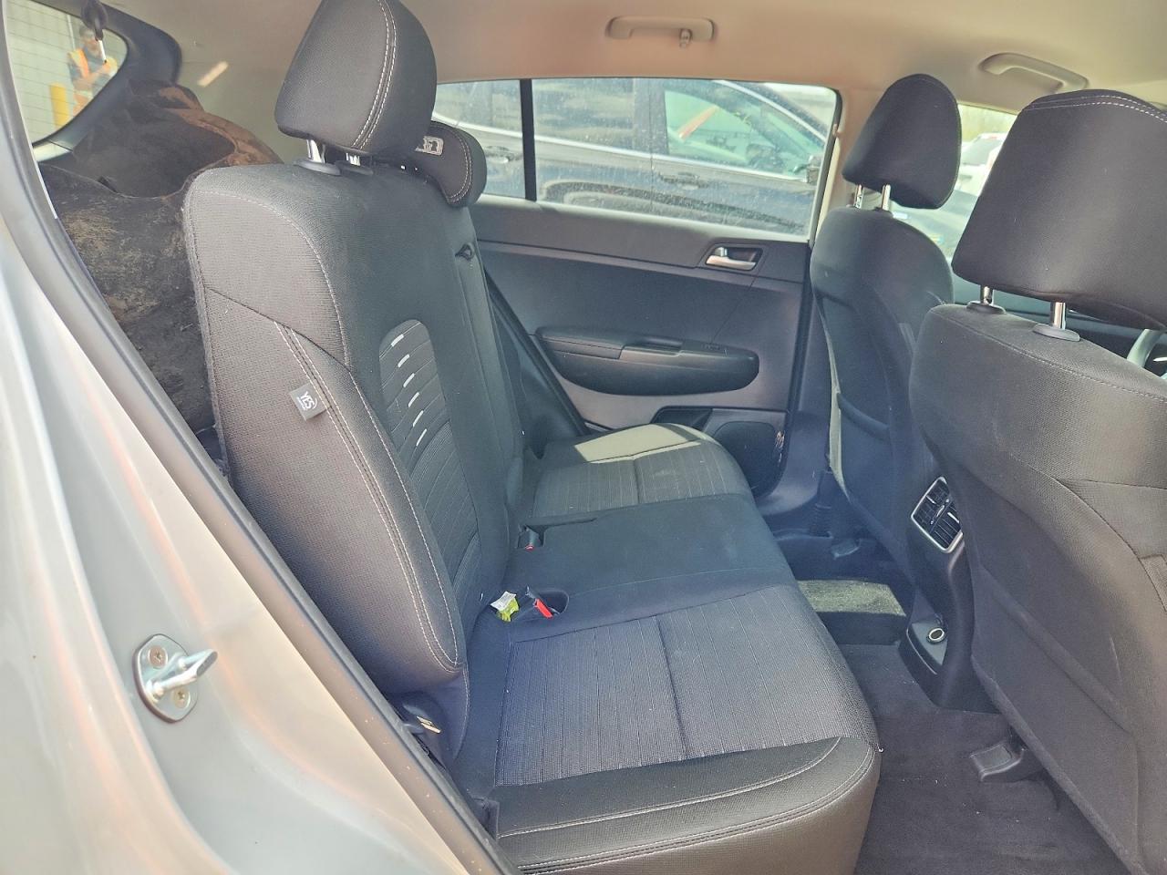 2017 KIA SPORTAGE LX photo 19