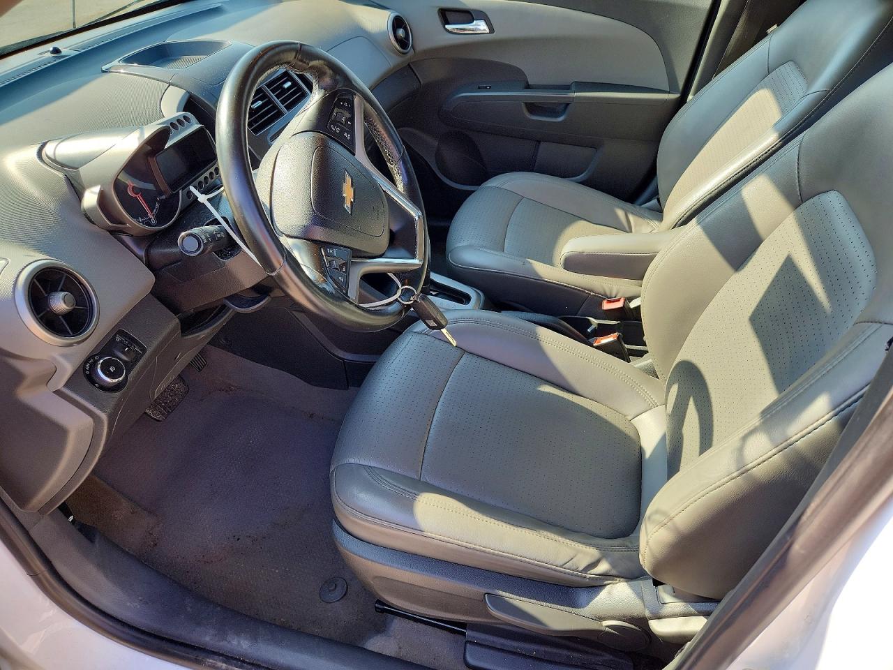 2014 CHEVROLET SONIC LTZ photo 13