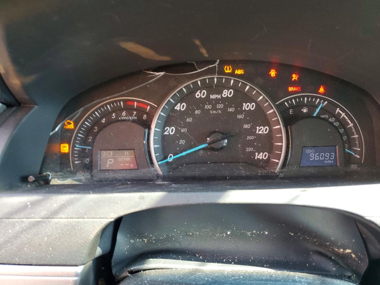 2012 TOYOTA CAMRY LE photo 9